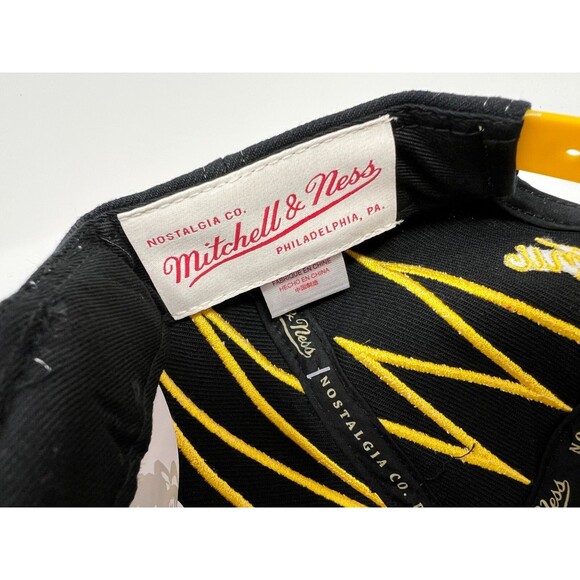 Mitchell & Ness Boston Bruins NHL Hockey Shockwave White Snapback Hat Cap - Picture 8 of 8